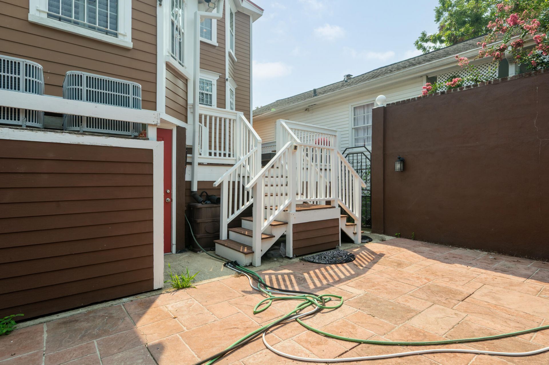21 Aiken Street Photo 38