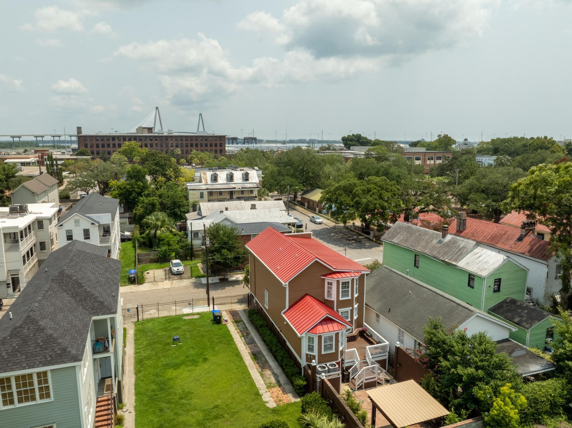 21 Aiken Street Photo 42