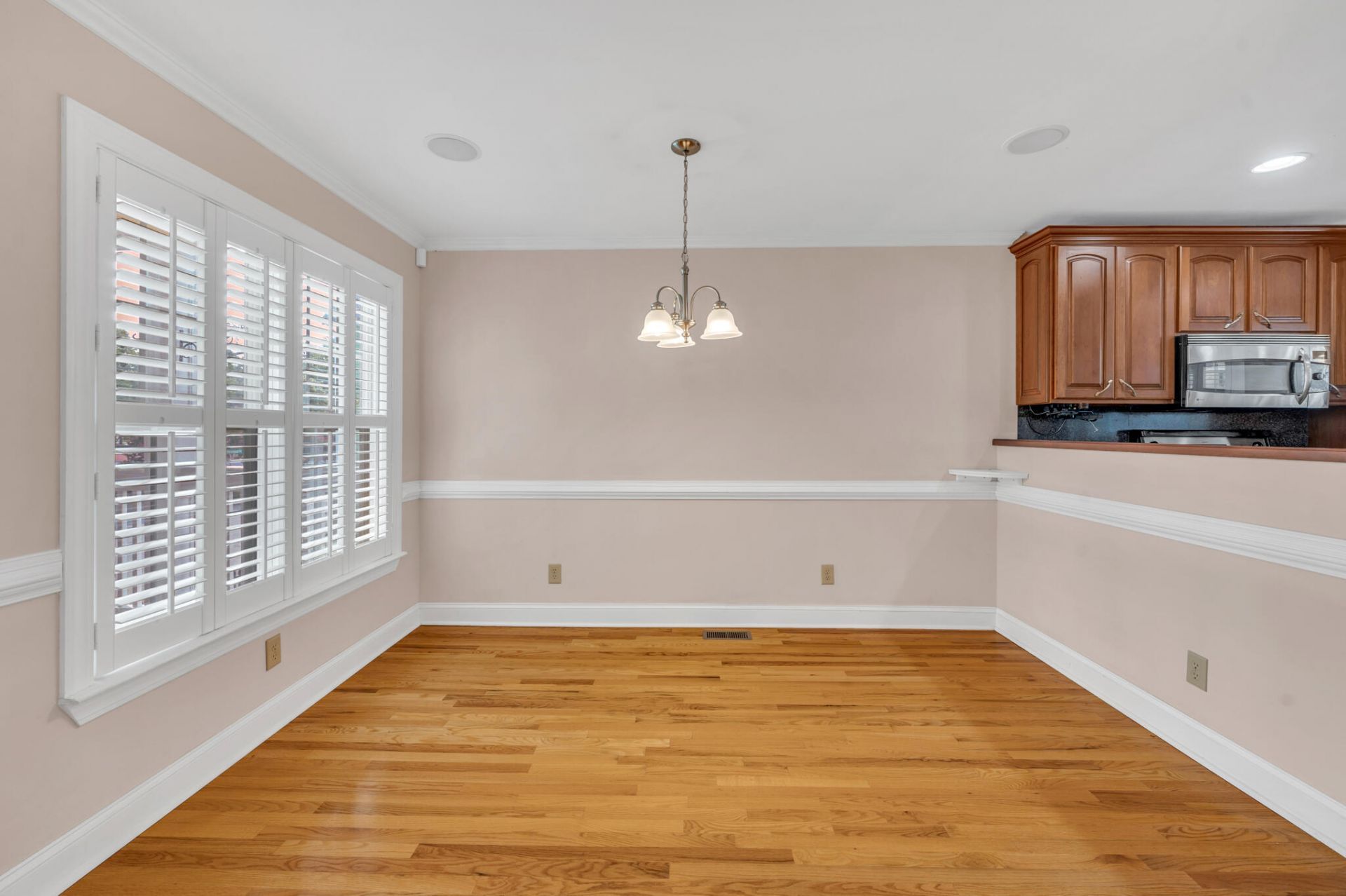 21 Aiken Street Photo 6