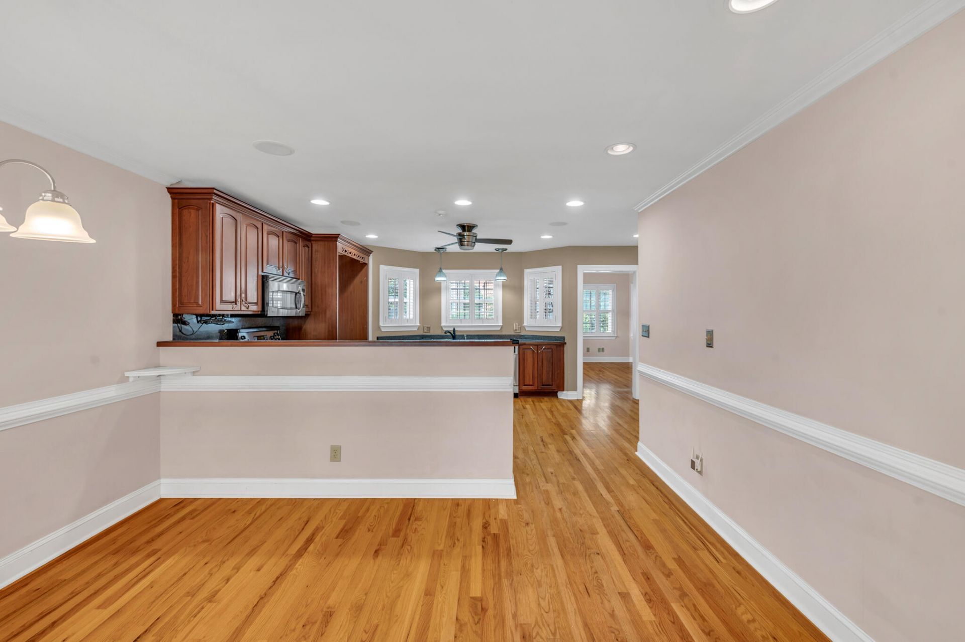 21 Aiken Street Photo 7