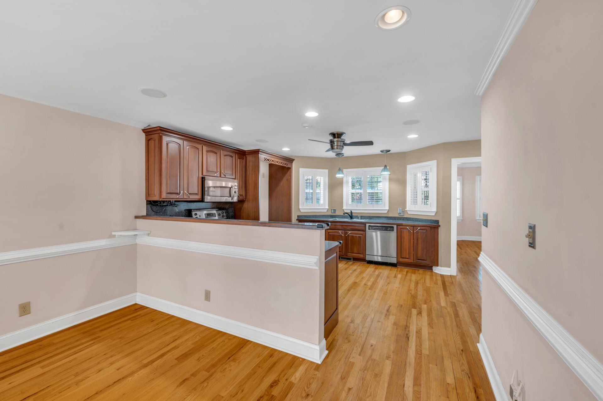 21 Aiken Street Photo 8