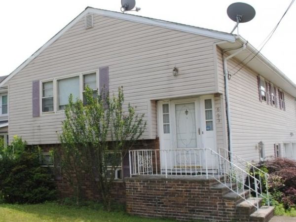 633 Totowa Rd, Totowa, NJ 07512