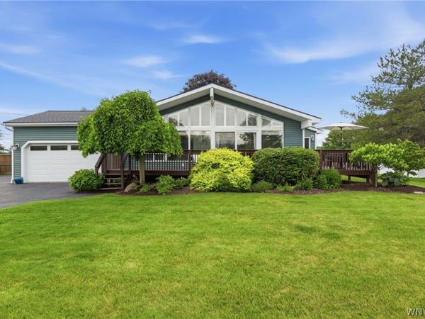 6790 Strickler Road , Clarence Center, NY 14032