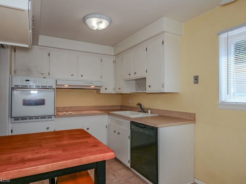 31505 Daniel Drive, Willowick, OH 44095 Photo 6