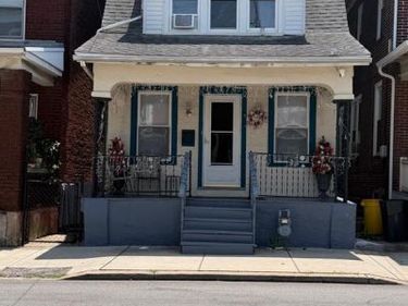 310 E COLLEGE AVENUE, YORK, PA 17403