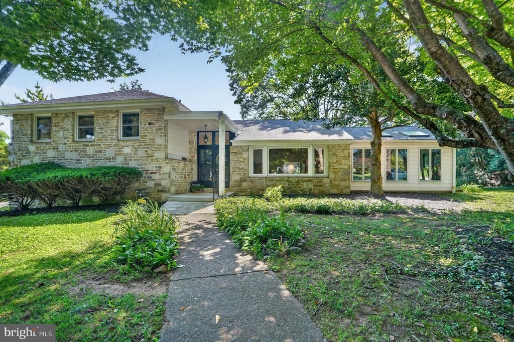 1904 QUILL LANE , ORELAND, PA 19075