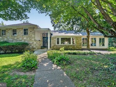 1904 QUILL LANE, ORELAND, PA 19075