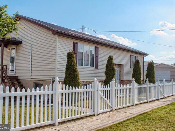 418 5TH W , MOUNT CARMEL, PA 17851