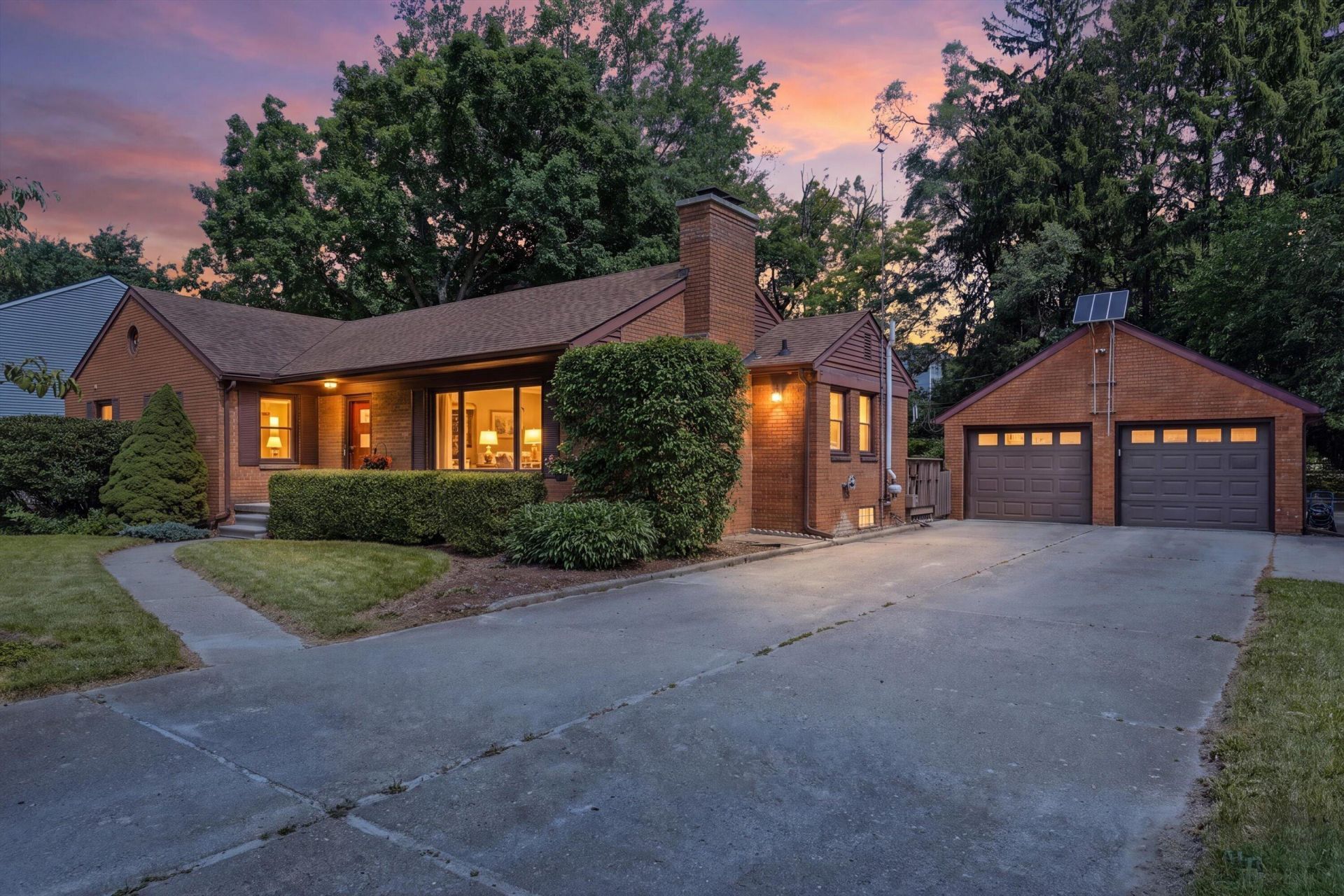 2678 Valley Drive, Ann Arbor, MI 48103 Main Photo
