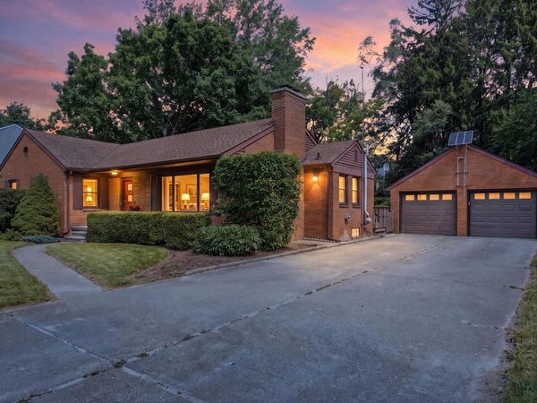 2678 Valley Drive, Ann Arbor, MI 48103