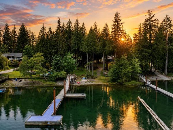 8256 Sa-Seen-Os Cres, Youbou, BC V0R 3E1