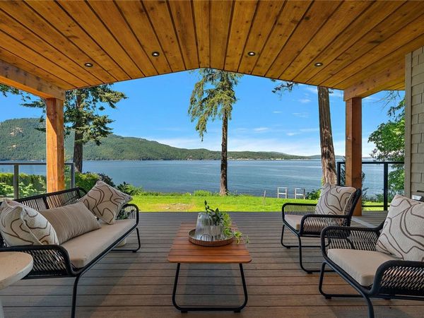 11665 Jupata Way, North Saanich, BC V8L 5K1
