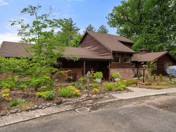 2502 Dellwood, Medford, OR 97504