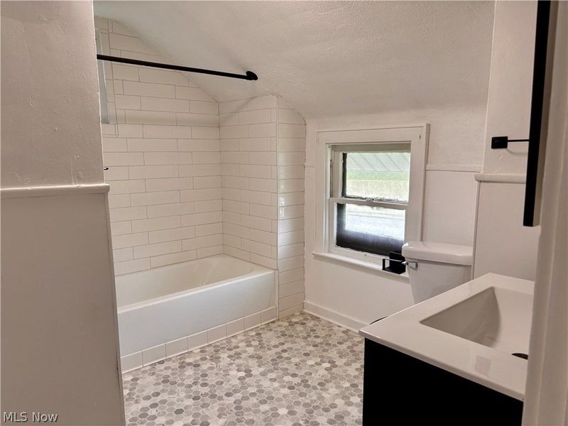 689 Brown Street, Akron, OH 44311 Photo 10
