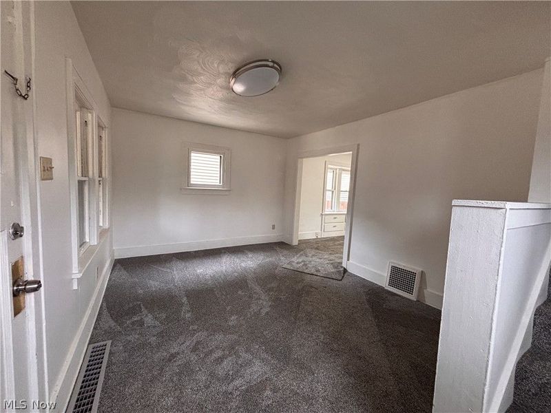689 Brown Street, Akron, OH 44311 Photo 2