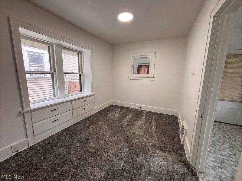 689 Brown Street, Akron, OH 44311 Photo 3