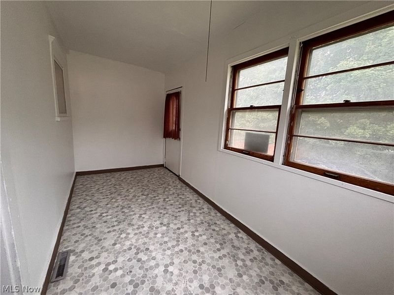 689 Brown Street, Akron, OH 44311 Photo 6
