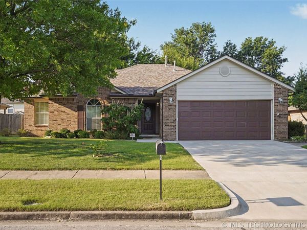 12706 E 82nd Street North, Owasso, OK 74055