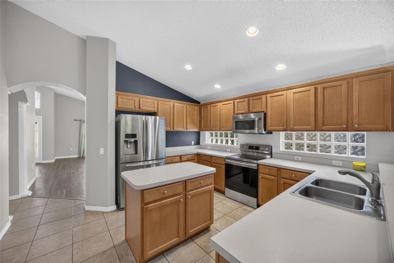 8376 Lake Amhurst Trail, Orlando, FL 32829 Photo