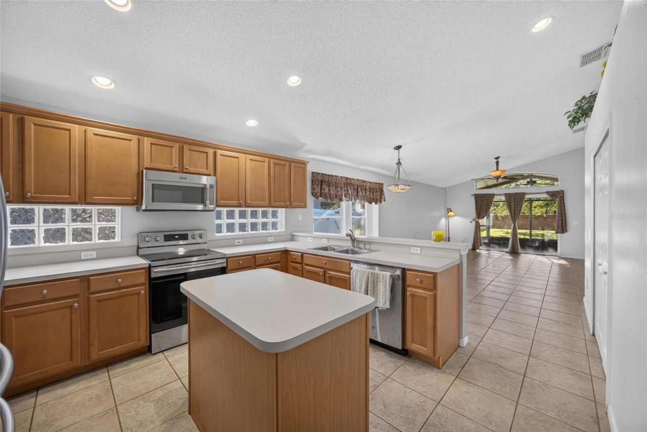 8376 Lake Amhurst Trail, Orlando, FL 32829 Photo