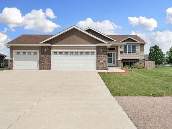 2011 12th Avenue NE, Austin, MN 55912