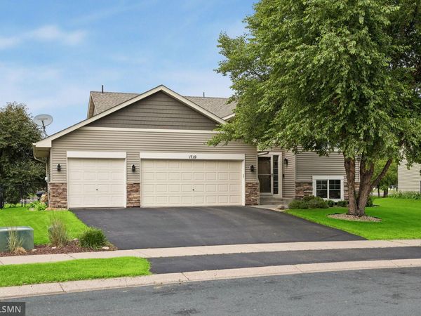 1719 Gotland Lane, Shakopee, MN 55379