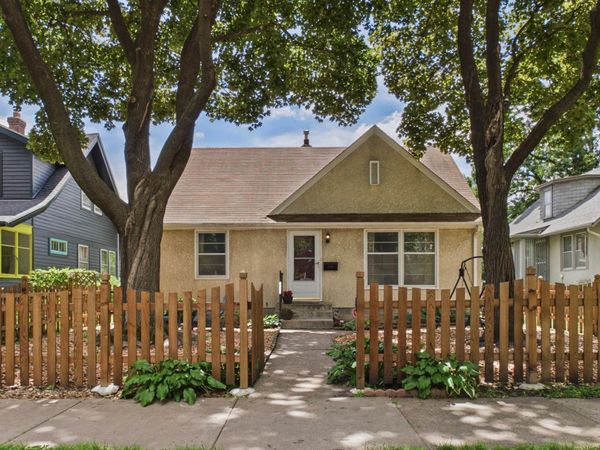 776 Como Avenue, Saint Paul, MN 55103