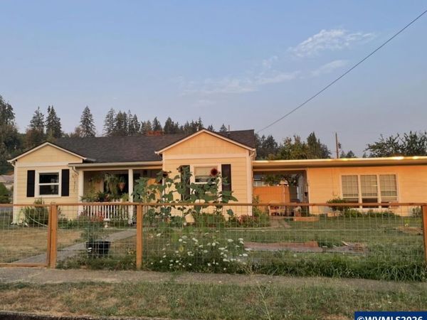 914 4th Av, Sweet Home, OR 97386