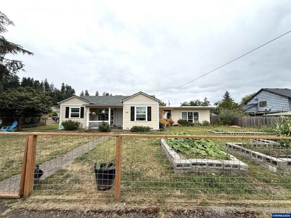 914 4th Av, Sweet Home, OR 97386