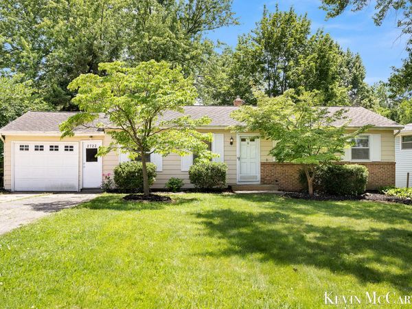 2722 Vassar Drive SE, Grand Rapids, MI 49506