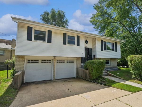 9001 E Prairie Road , Evanston, IL 60203