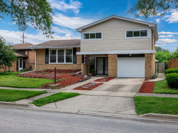 7745 Beckwith Road , Morton Grove, IL 60053