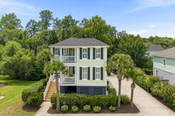 1129 Lands End Drive photo 4