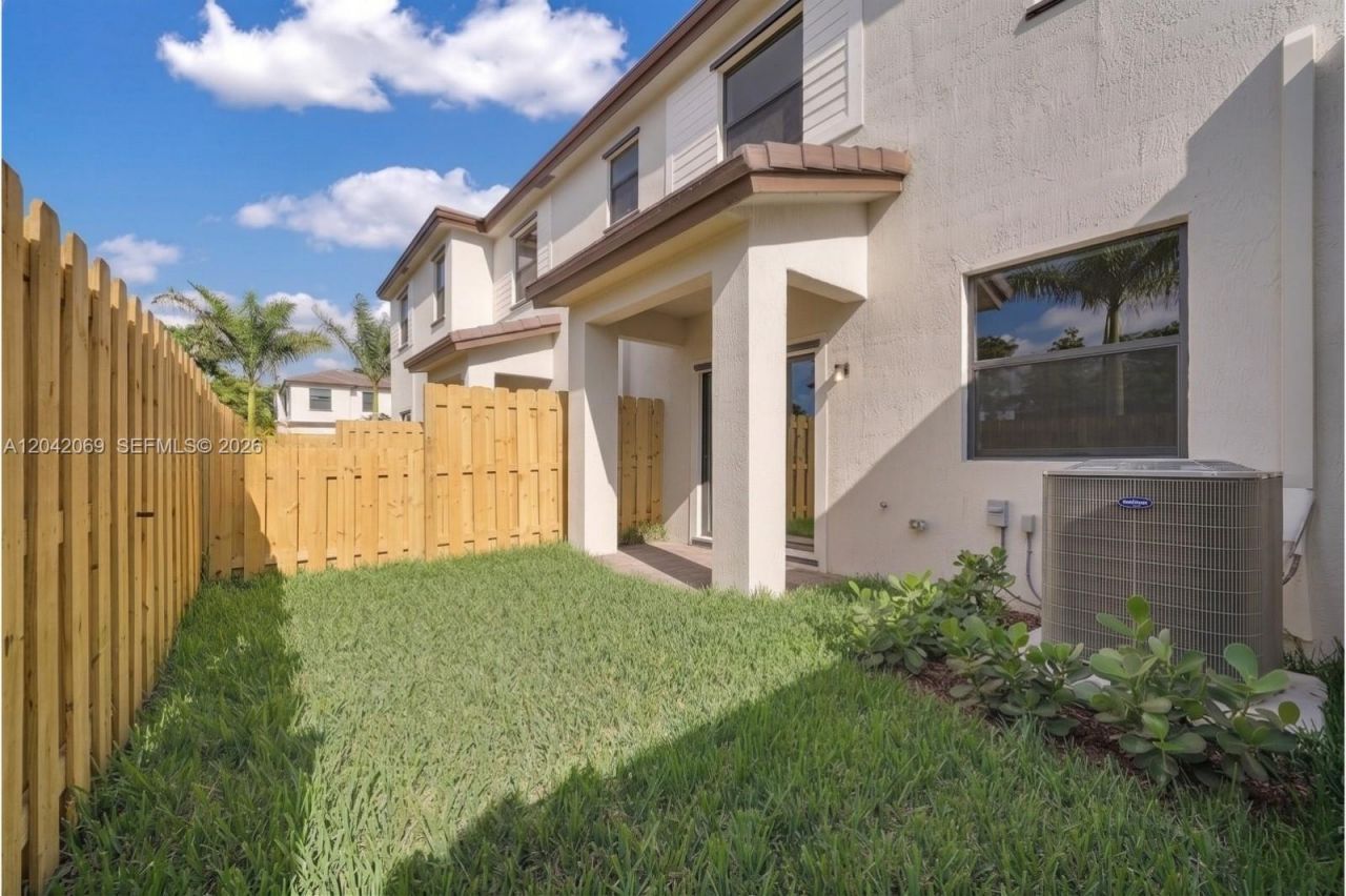 250 SW 159th Ln , Pembroke Pines, FL 33027 Photo