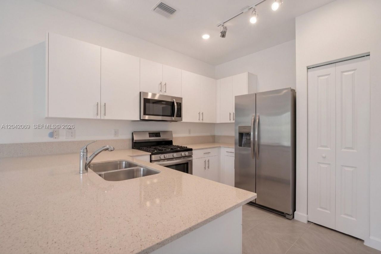 250 SW 159th Ln , Pembroke Pines, FL 33027 Photo