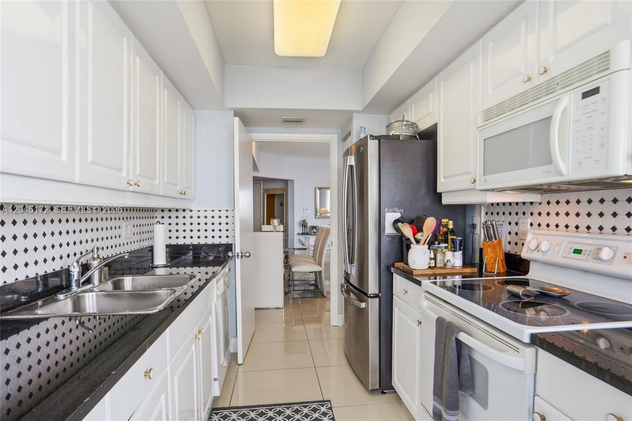 21055 Yacht Club Dr , Unit 2005, Aventura, FL 33180 Photo