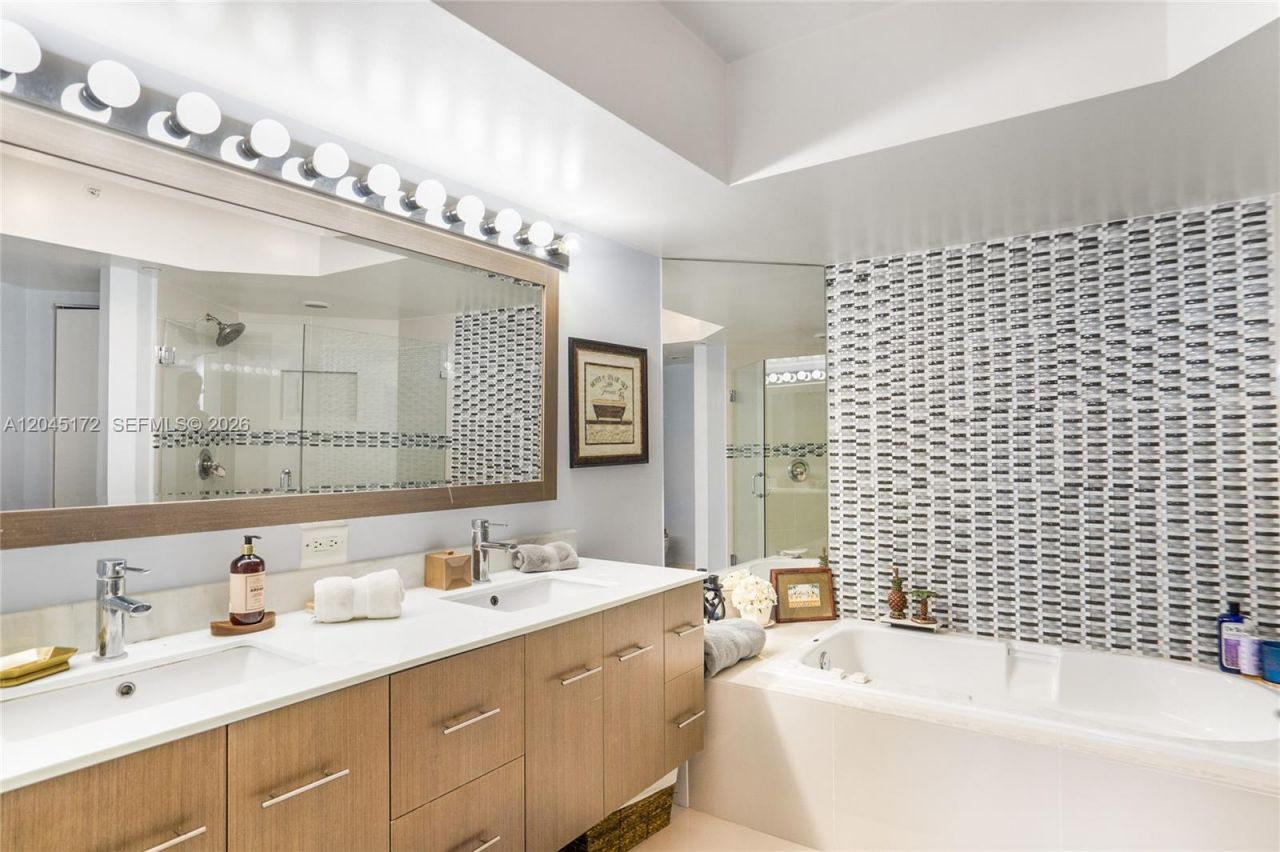 21055 Yacht Club Dr , Unit 2005, Aventura, FL 33180 Photo