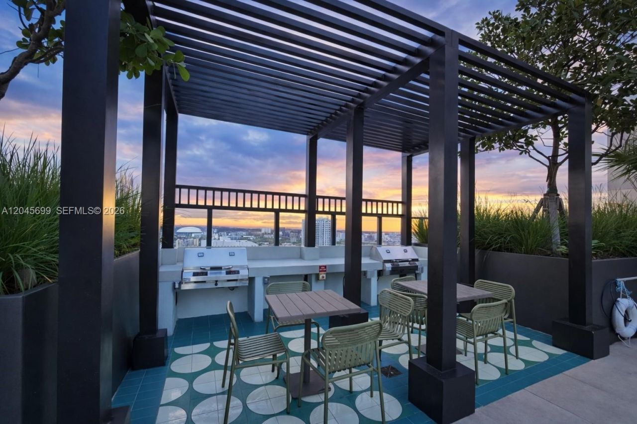 11 NE 6th St , Unit 2102, Miami, FL 33132 Photo