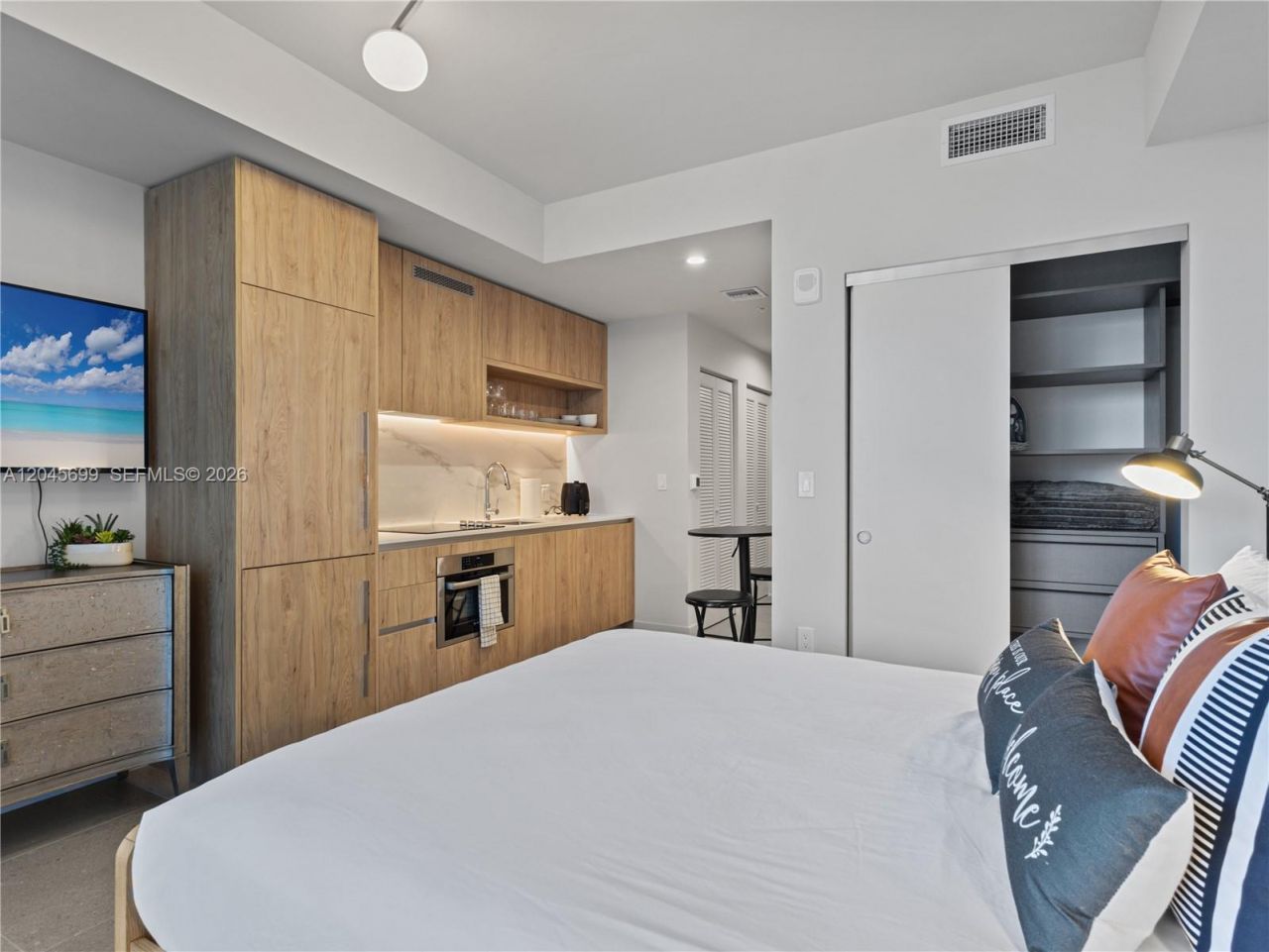 11 NE 6th St , Unit 2102, Miami, FL 33132 Photo