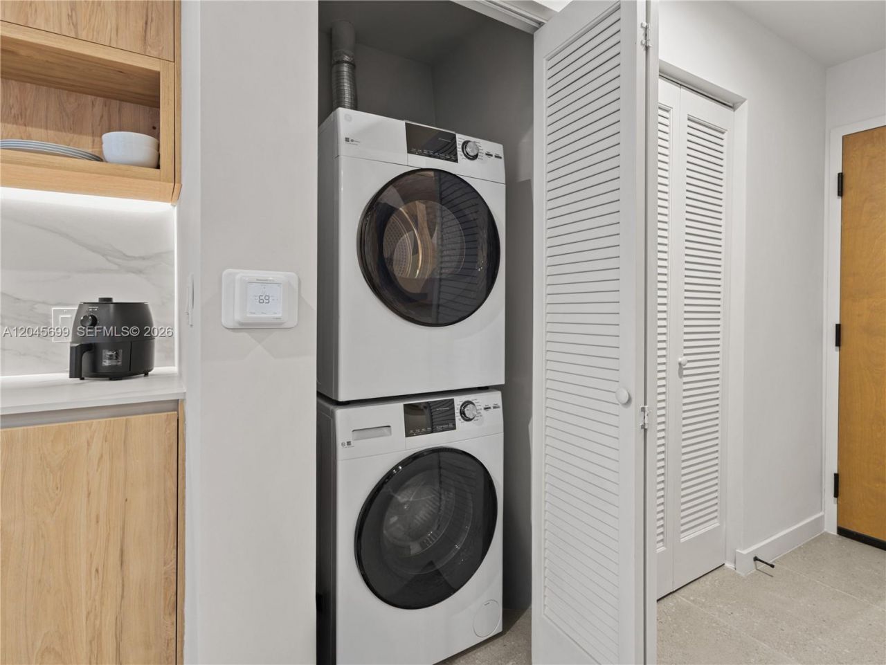 11 NE 6th St , Unit 2102, Miami, FL 33132 Photo