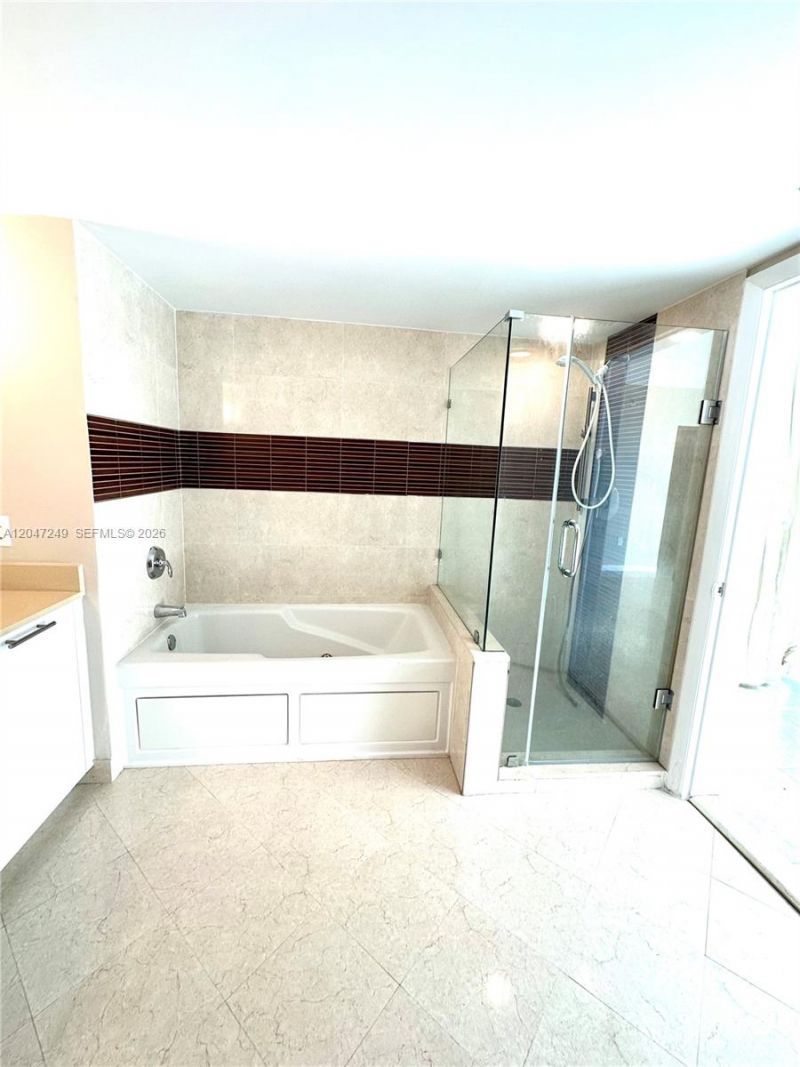 1800 N Bayshore Dr , Unit 2315, Miami, FL 33132 Photo