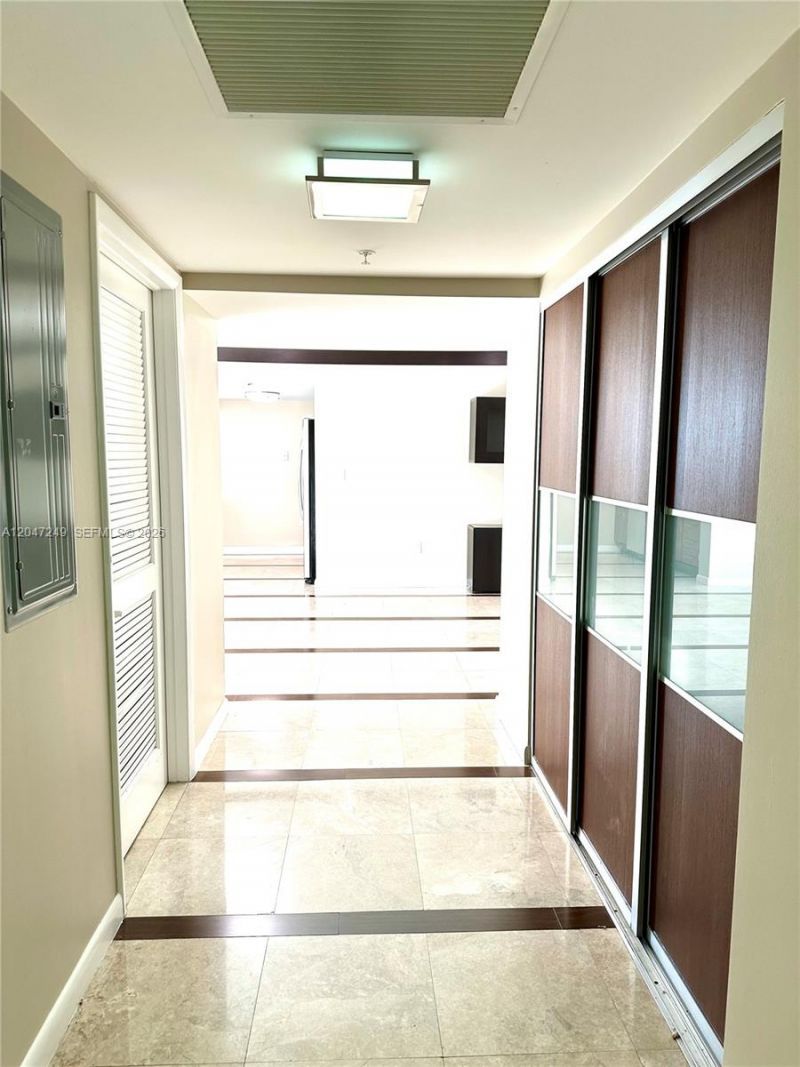 1800 N Bayshore Dr , Unit 2315, Miami, FL 33132 Photo