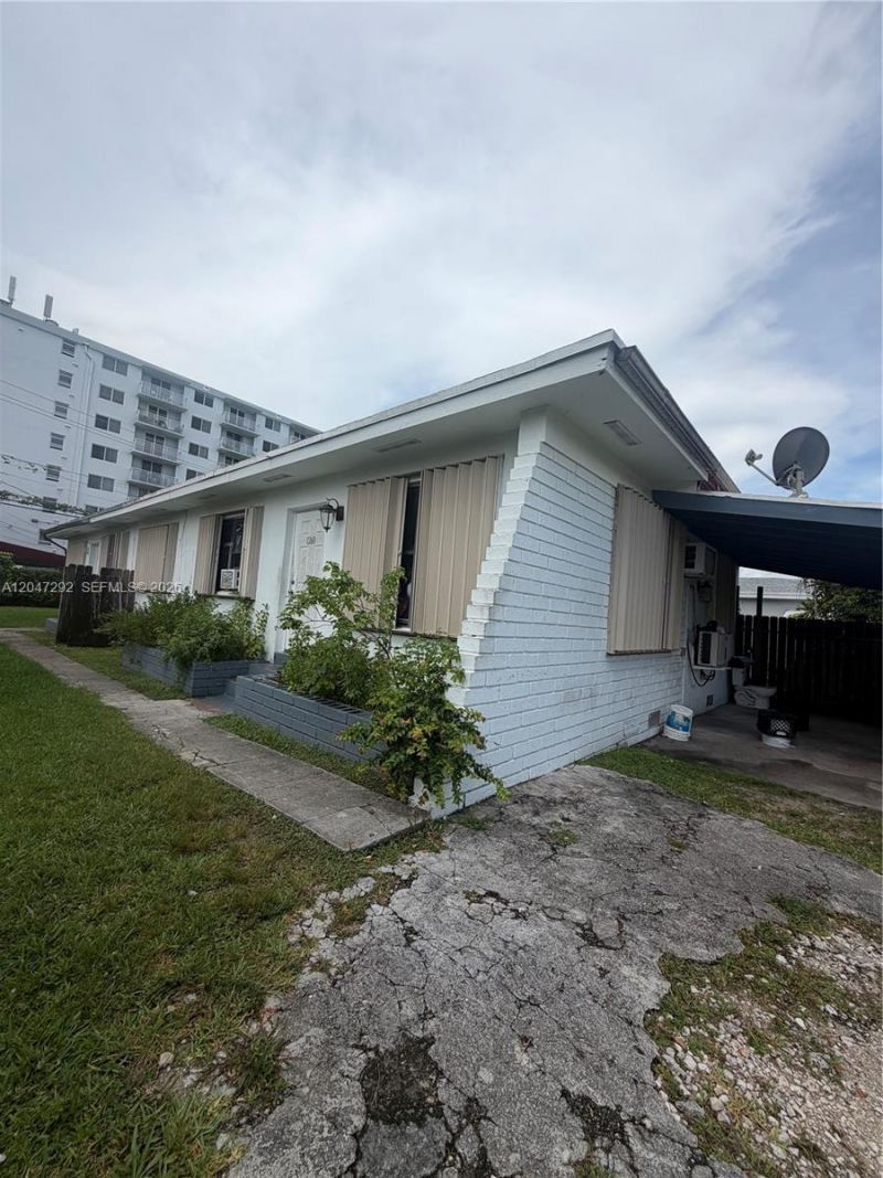 1258 NE 109th St , Miami, FL 33161 Photo
