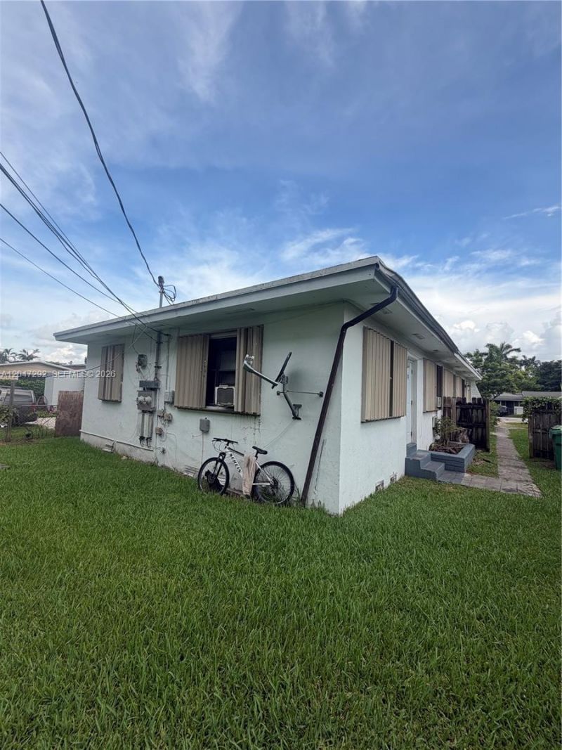 1258 NE 109th St , Miami, FL 33161 Photo