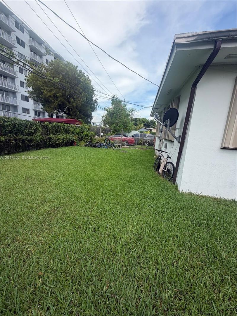 1258 NE 109th St , Miami, FL 33161 Photo