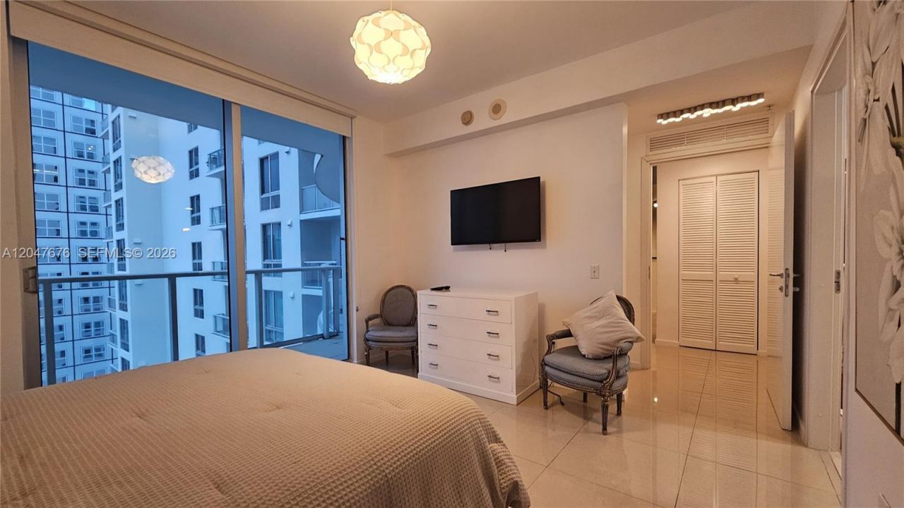 300 S Biscayne Blvd, Unit T-2905, Miami, FL 33131 Photo
