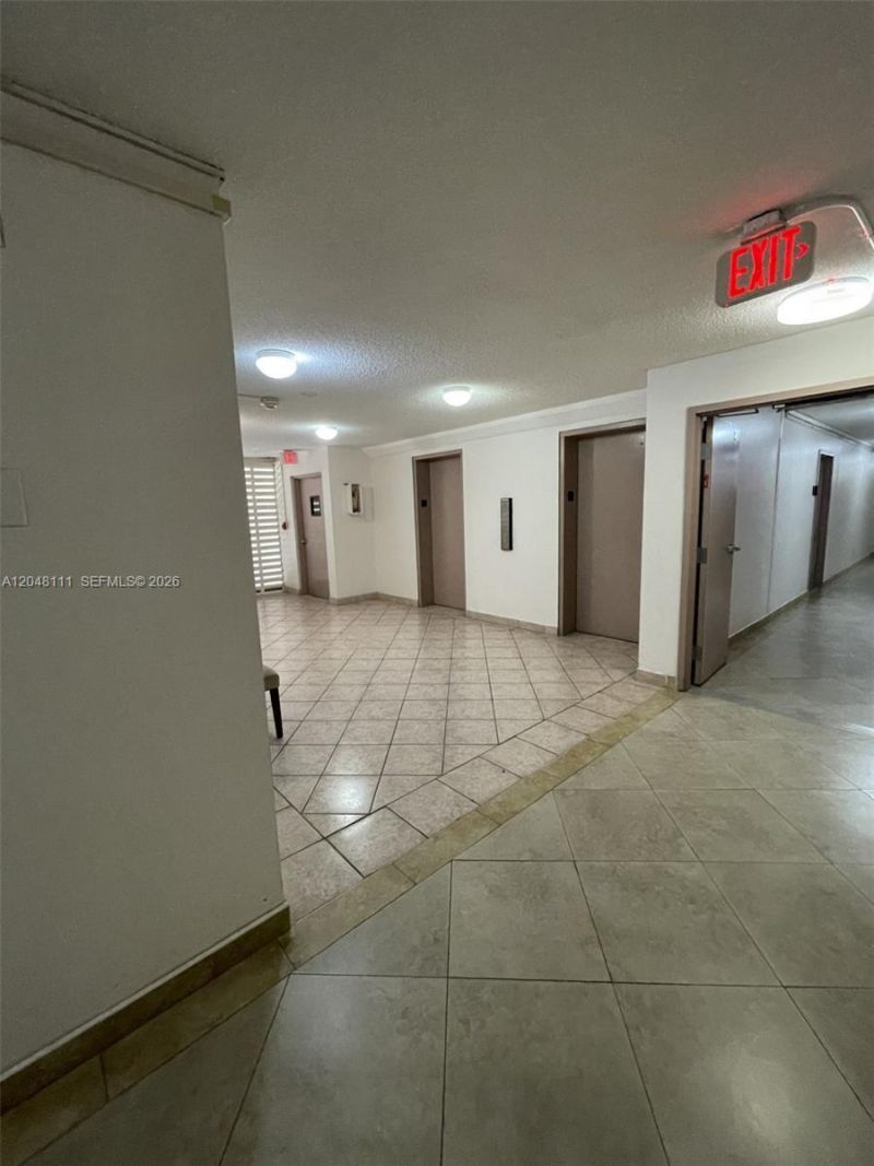 200 172nd St, Unit 210, Sunny Isles Beach, FL 33160 Photo