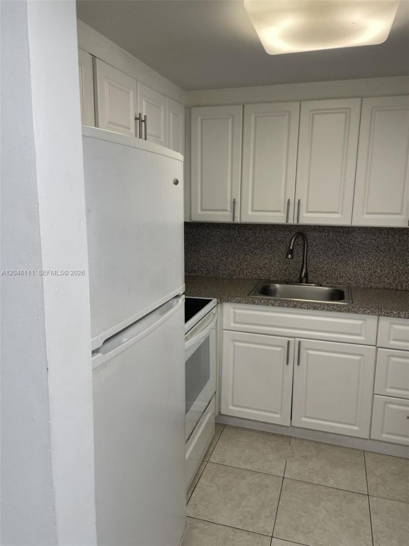 200 172nd St , Unit 210, Sunny Isles Beach, FL 33160 Photo