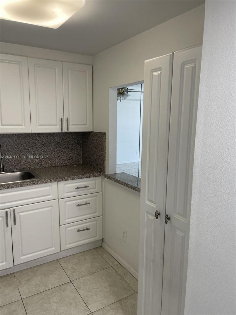 200 172nd St, Unit 210, Sunny Isles Beach, FL 33160 Photo