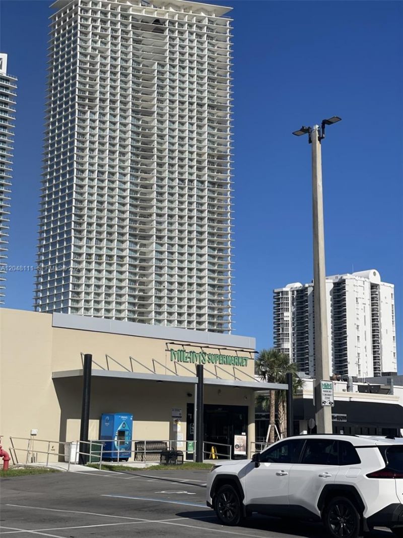 200 172nd St , Unit 210, Sunny Isles Beach, FL 33160 Photo